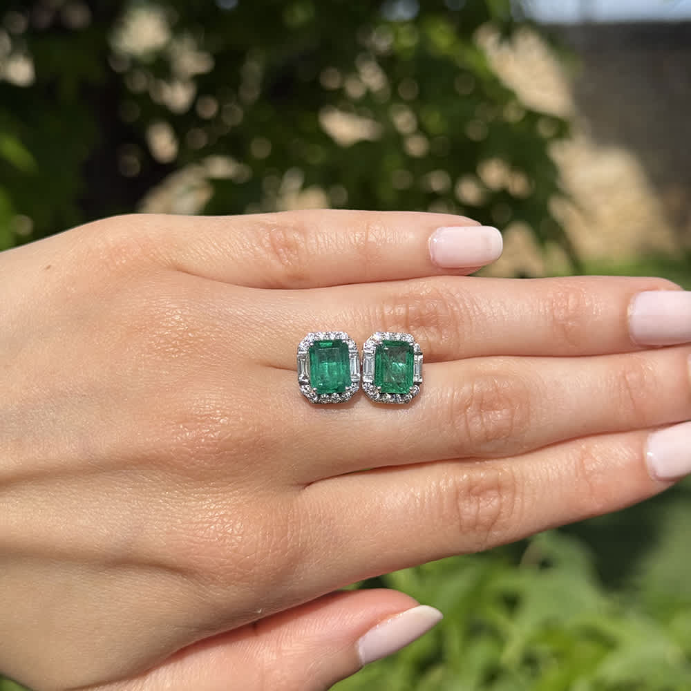 The Gala Emerald Earrings
