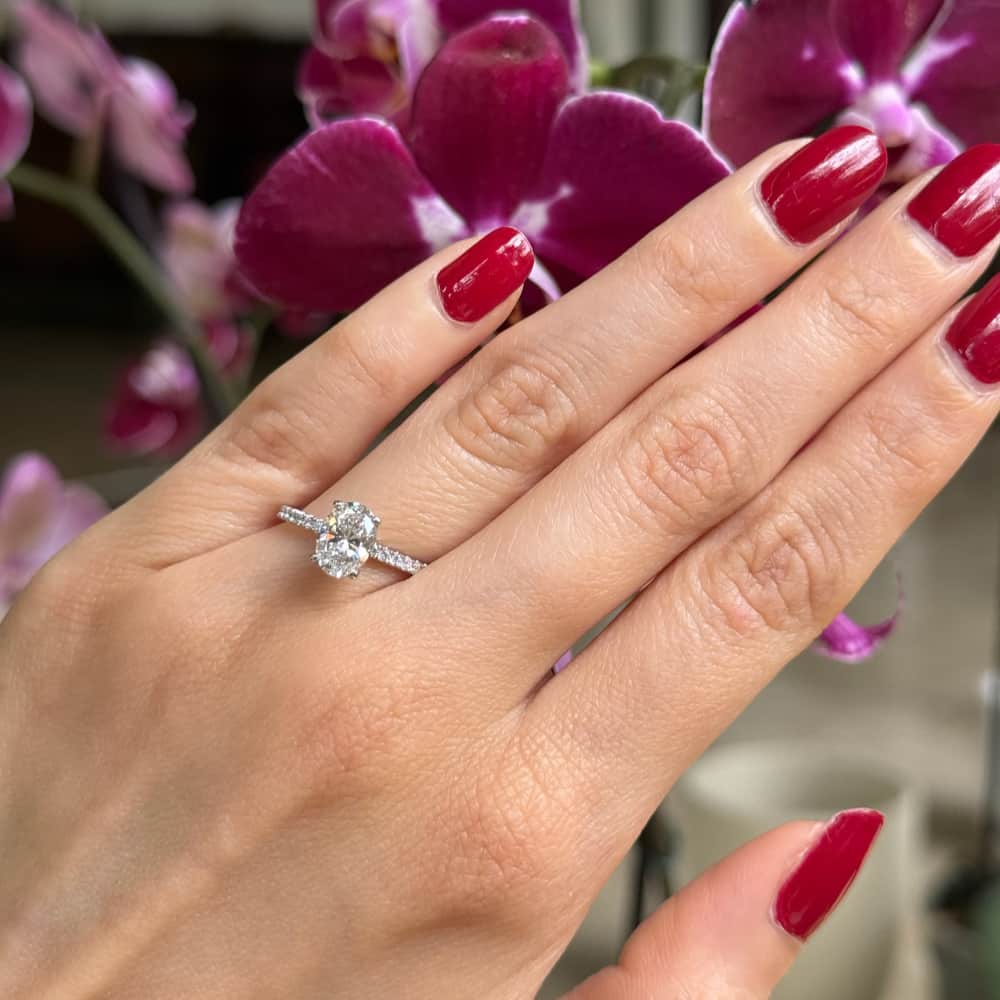 The Oval Pavé Solitaire